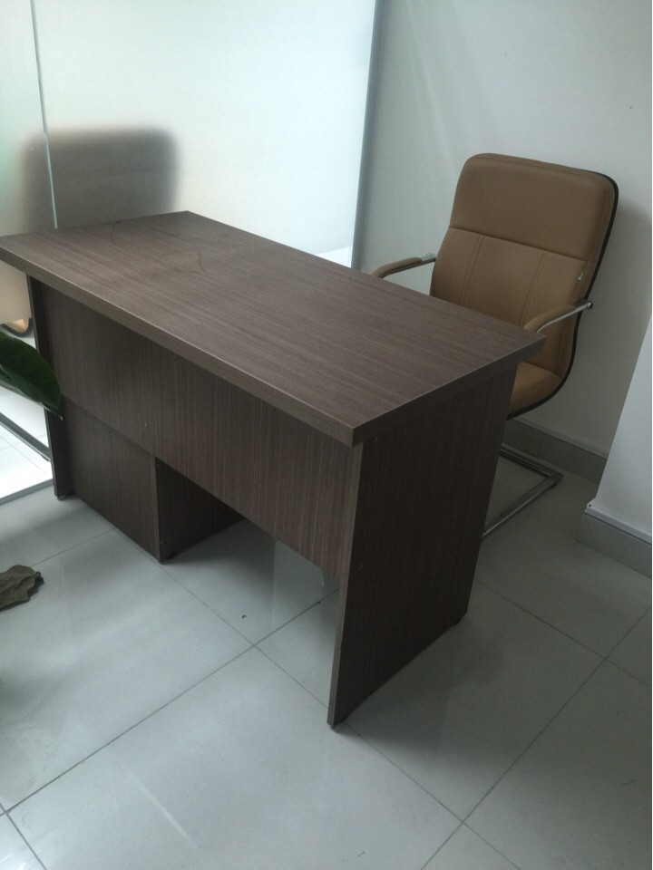 Thanh Lý Bàn Làm Việc MFC Malaysia 1m2